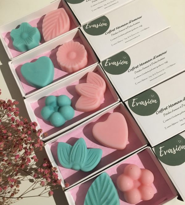 Coffret Maman d'amour de 2 fondants parfumés Pétales d'amour et Perles fruitées, 100% élaborés et fabriqués en Suisse