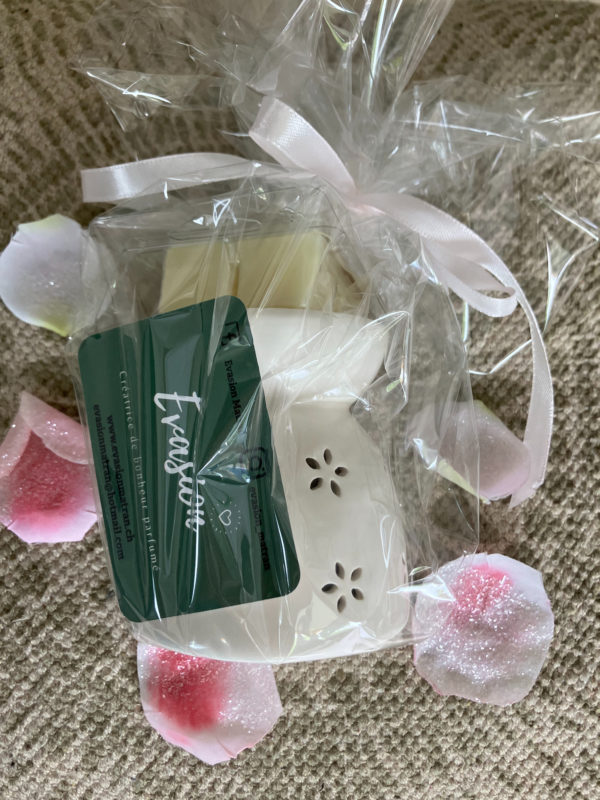 Set cadeau avec brûle-parfum, bougie chauffe-plat et tablette de cire parfumée en cire d'olive végétale