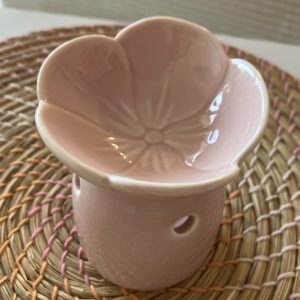 Brûle-parfum en céramique rose avec coupelle en forme de fleur