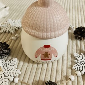Brûle-parfum en céramique avec un bonnet rose à soulever pour déposer ses fondants