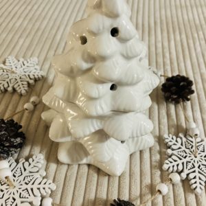 Brûle-parfum en céramique Sapin enneigé qui peut aussi servir de photophore